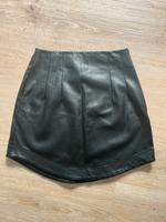 Subdued Minirock Lederimitat XS/ 34 schwarz rock skirt Hessen - Griesheim Vorschau