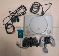 Playstation 1 Konsole mit 2 Controllern + 4 Spielen Thüringen - Mannstedt Vorschau