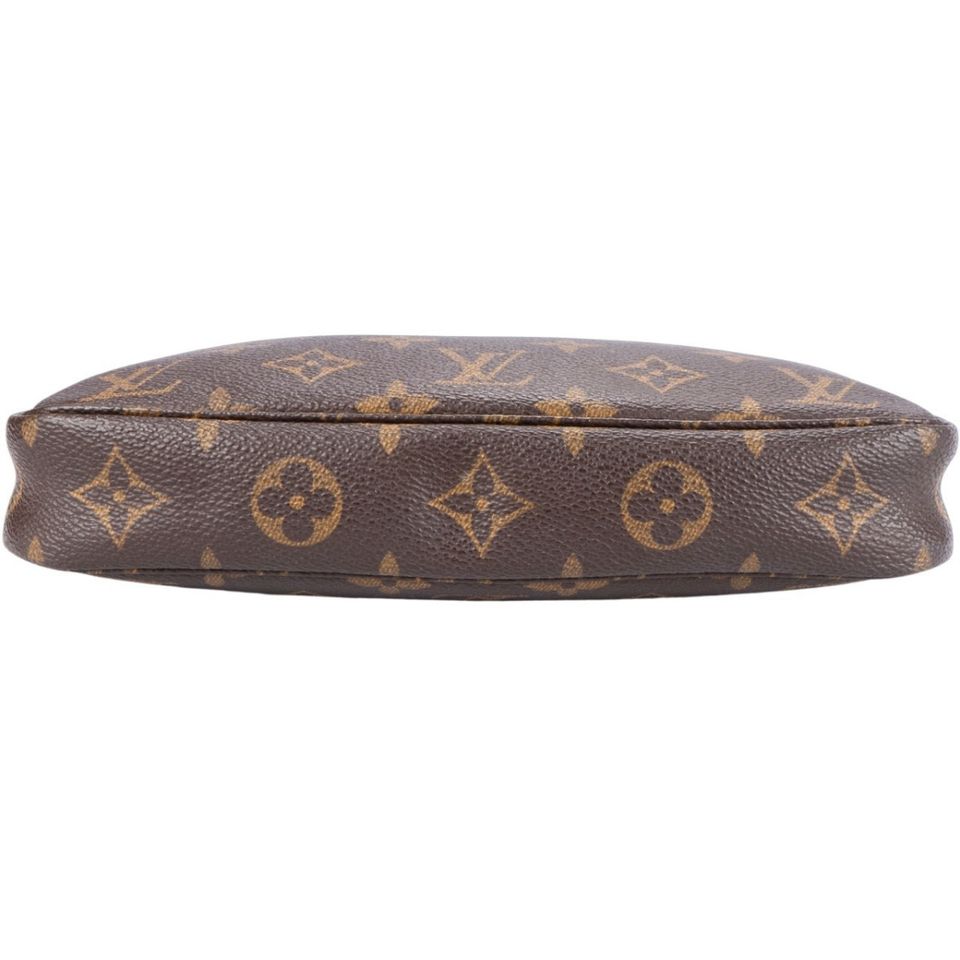 Louis Vuitton Canvas Monogram Pochette Accessoire in Halle