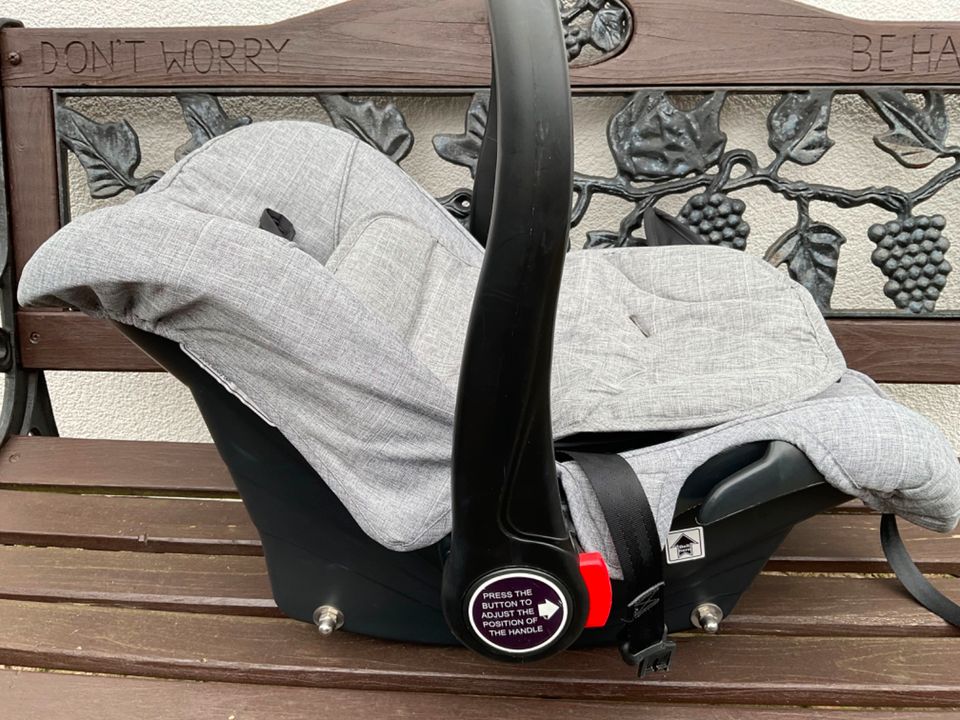 Kinderwagen CIRCLE  mit Babyschale / 2 in 1 ,grau in Kollow, Kurheim (Schwarzenbek)