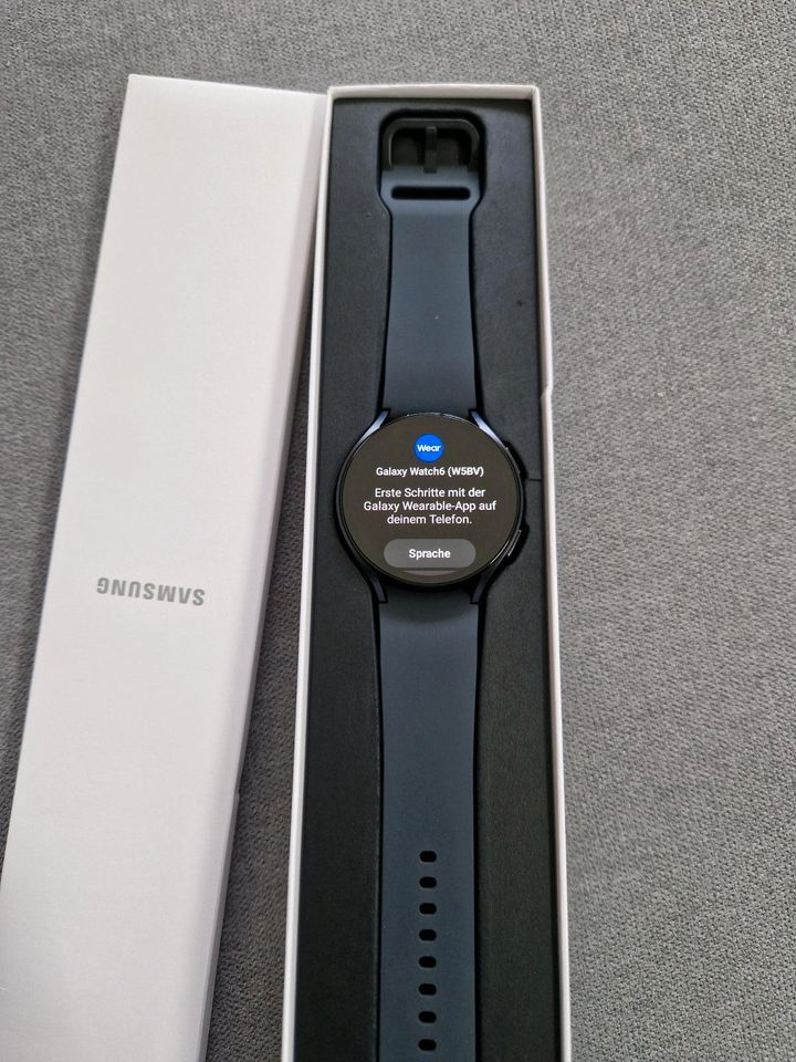 Samsung Watch 6 Neu 44mm in Solingen