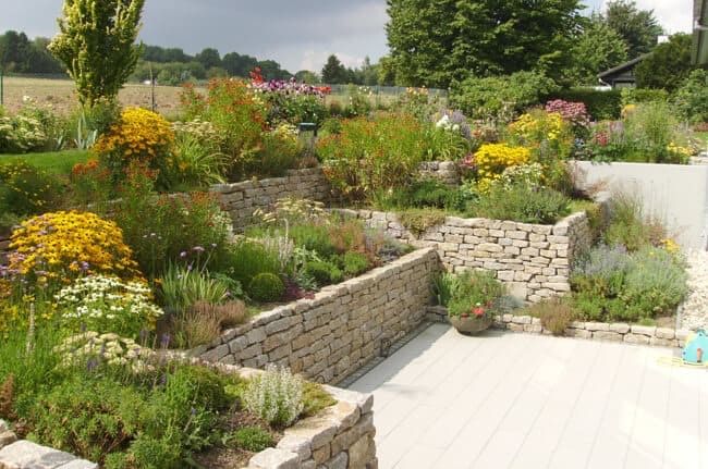 Pflasterarbeiten Natursteinmauer Gartenpflege Bepflanzung in Oerlenbach