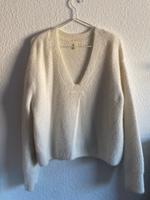 weisser Pullover mit V-Ausschnitt Nordrhein-Westfalen - Kerpen Vorschau