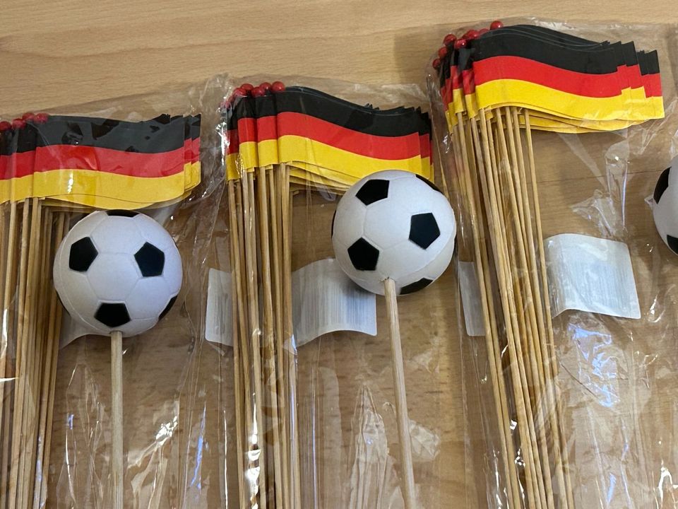 Großes Fußball Set Blumenstecker EM Deutschland Fahne Floristik in Berlin