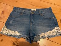 Jeansshort hotpants gr.40 l mit spitze Hessen - Maintal Vorschau