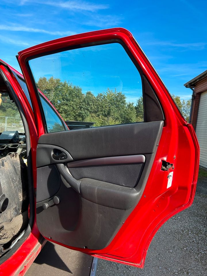 Ford Focus MK1 Tür hinten rechts spanish rot in Spenge