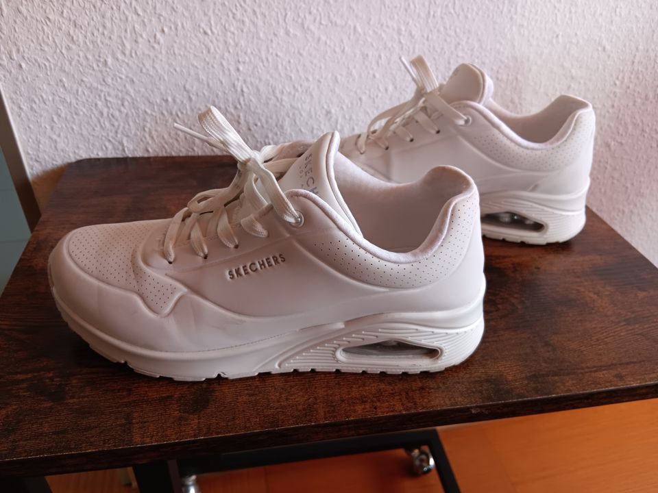 Skechers Uno Stand On Air Sneaker,Damen,weiß,Größe 39,neuwertig in Bad Vilbel