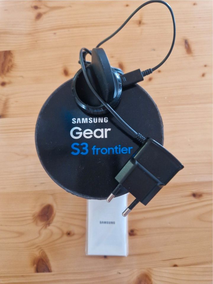 Samsung Gear S3 frontier Smartwatch in Tauberbischofsheim