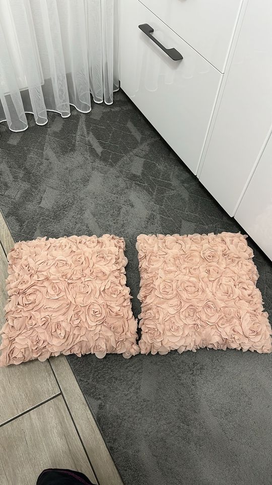 Kissen 2 Stück mit Kissenbezüge (hell rosa) in Geesthacht