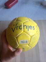 Genutzter Vranjes Handball in Gelb Größe 2 Hessen - Babenhausen Vorschau
