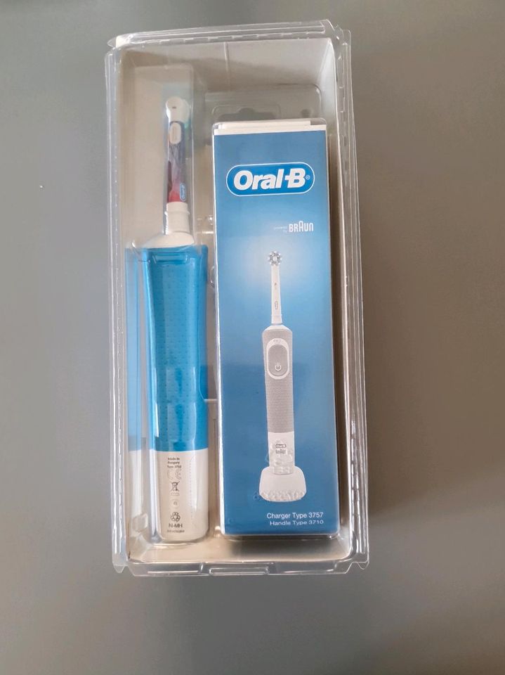 Oral B Braun elektrische Kinder Zahnbürste Eiskönigin II in Dresden