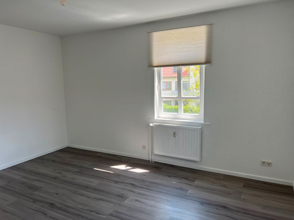 Renovierte/freundliche 5-Zimmer-Wohnung mit Wintergarten in ROF in Rotenburg
