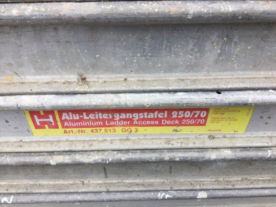 Hünnebeck Bosta Durchstiege Leitergänge Leitergangstafeln Gerüst in Ruppertshofen
