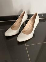Neuwertig Brautschuhe weiß Pumps Buffalo Niedersachsen - Wolfsburg Vorschau