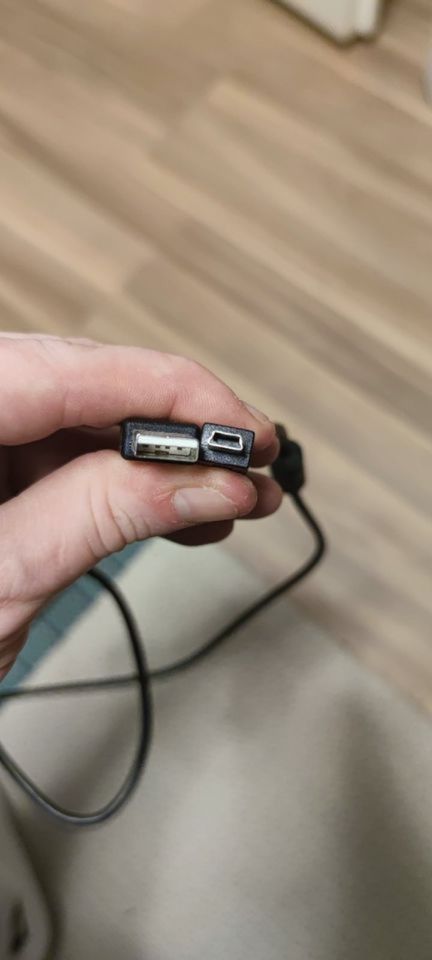 USB Kabel mit diversen Endstecker und andere Kabel 2,3 kg Kiste in Neuwied