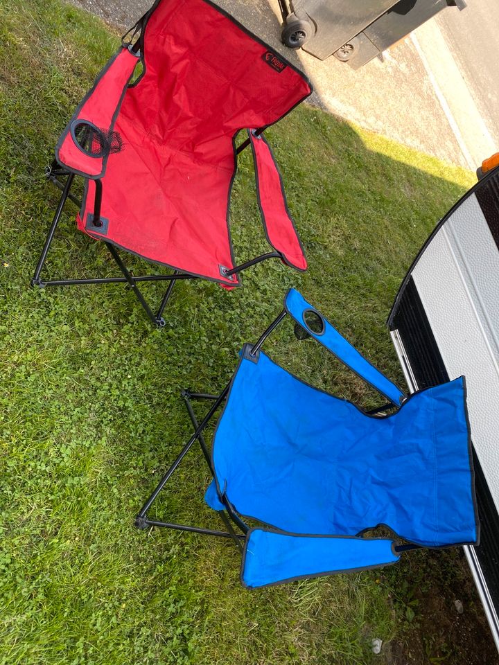 Campingstühle  klappbar rot   blau  Gartenstühle in Gerolstein