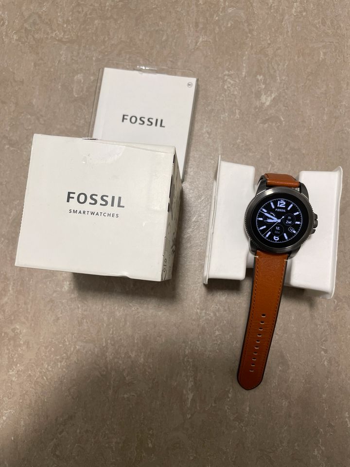 Fossil Gen 5E smartwatch NEU unbenutzt. in Kassel