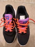 Nike Turnschuhe Größe 38 - neuwertig- Niedersachsen - Burgdorf Vorschau