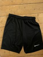 Nike Trainingsshorts schwarz - Größe M Niedersachsen - Braunschweig Vorschau