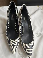 Pumps von DKNY Größe 41 Niedersachsen - Wilhelmshaven Vorschau