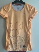 Nike Dri-Fit Funktionsshirt Shirt Sportshirt Gr.XS Sachsen - Hartha Vorschau