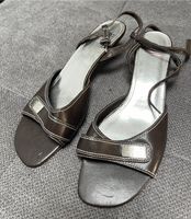 Top ESPRIT Damen Sandalen Pumps kleiner Absatz Gr. 40 braun Frankfurt am Main - Nordend Vorschau