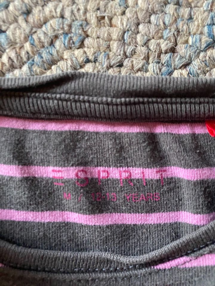 Esprit Langarmshirt Größe 12-13 Jahre in Maitenbeth