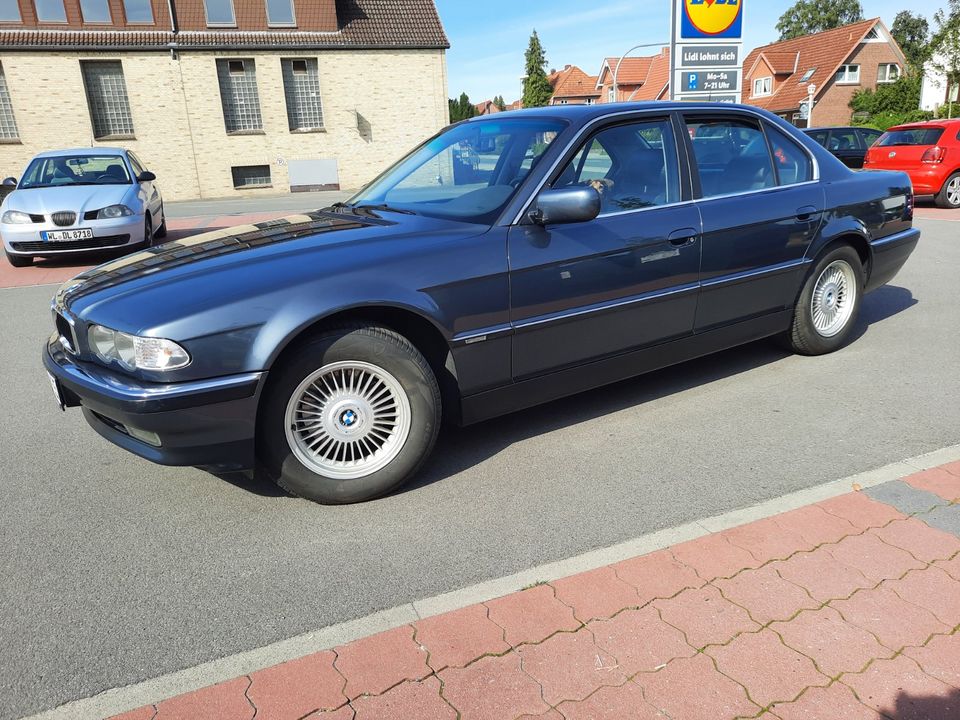 BMW 728 i E 38 in Salzhausen