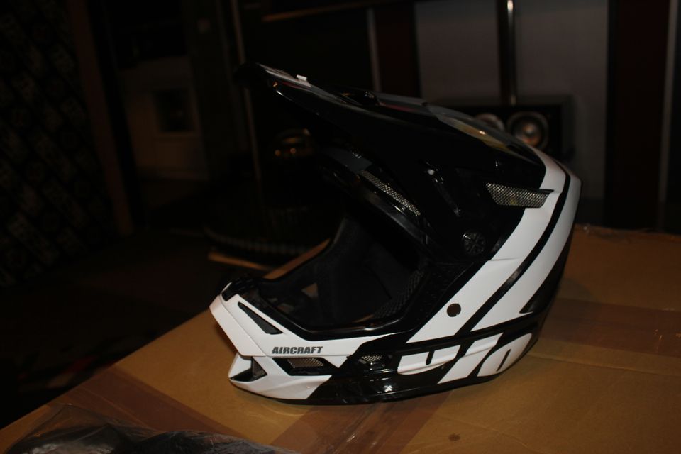 100% Aircraft Carbon Downhil Enduro Helm Mips 52-56cm  xs-s in Hohenfelde
