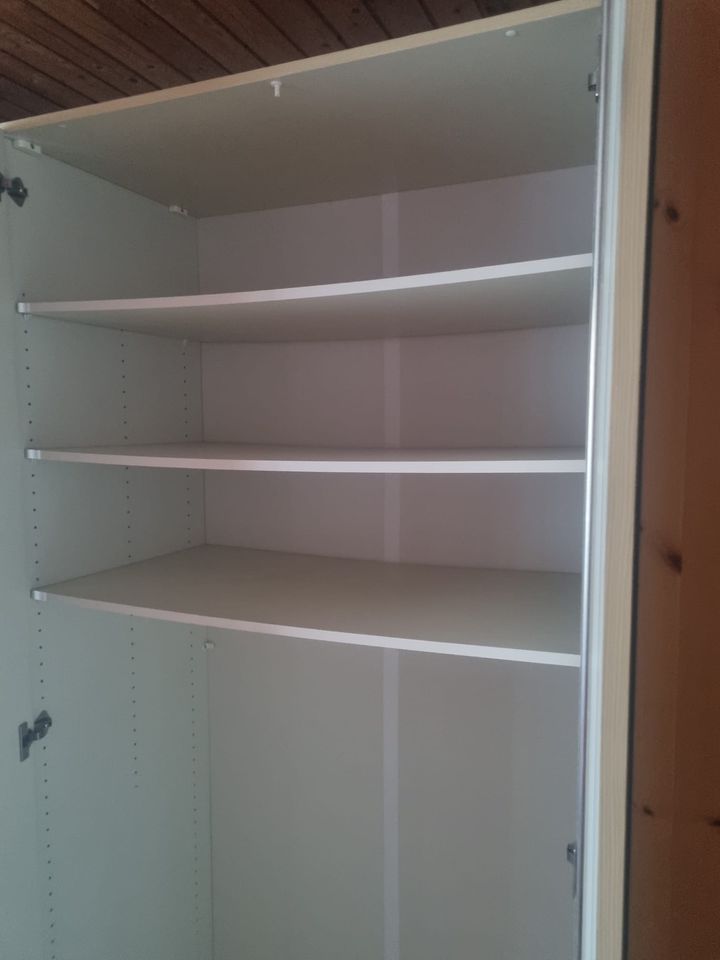 Kleiderschrank in Ostrach