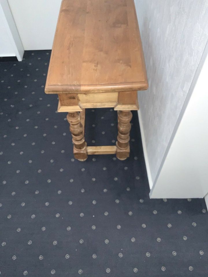 Kleiner Beistelltisch mit Schublade massiv Holz in Aachen