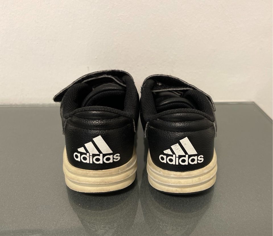 Adidas Kinderschuhe Größe 29,gebraucht in Augsburg