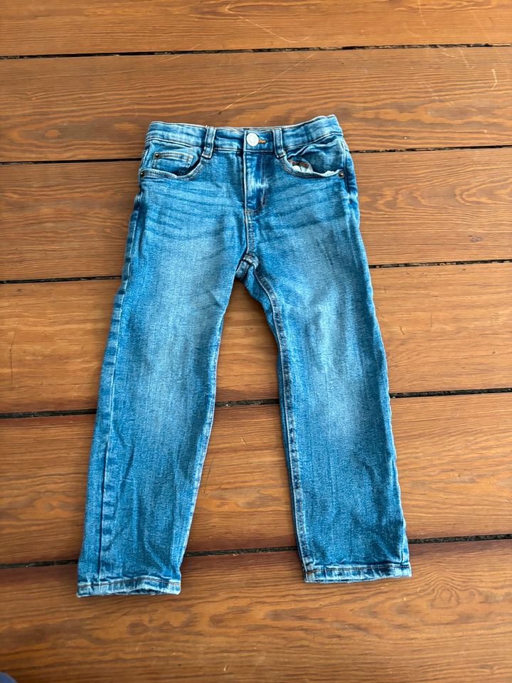 Zara Jeans Regular Fit, Gr. 110 in Hamburg