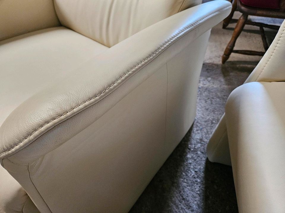 Himolla Couchgarnitur 2 Sofa Couch Sessel weiß Leder Ledercouch in Nordstemmen