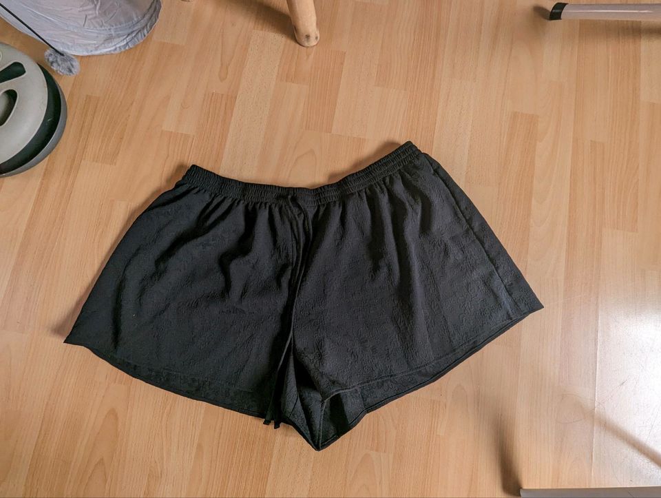 Kurze Hose gr.3XL in Mölln