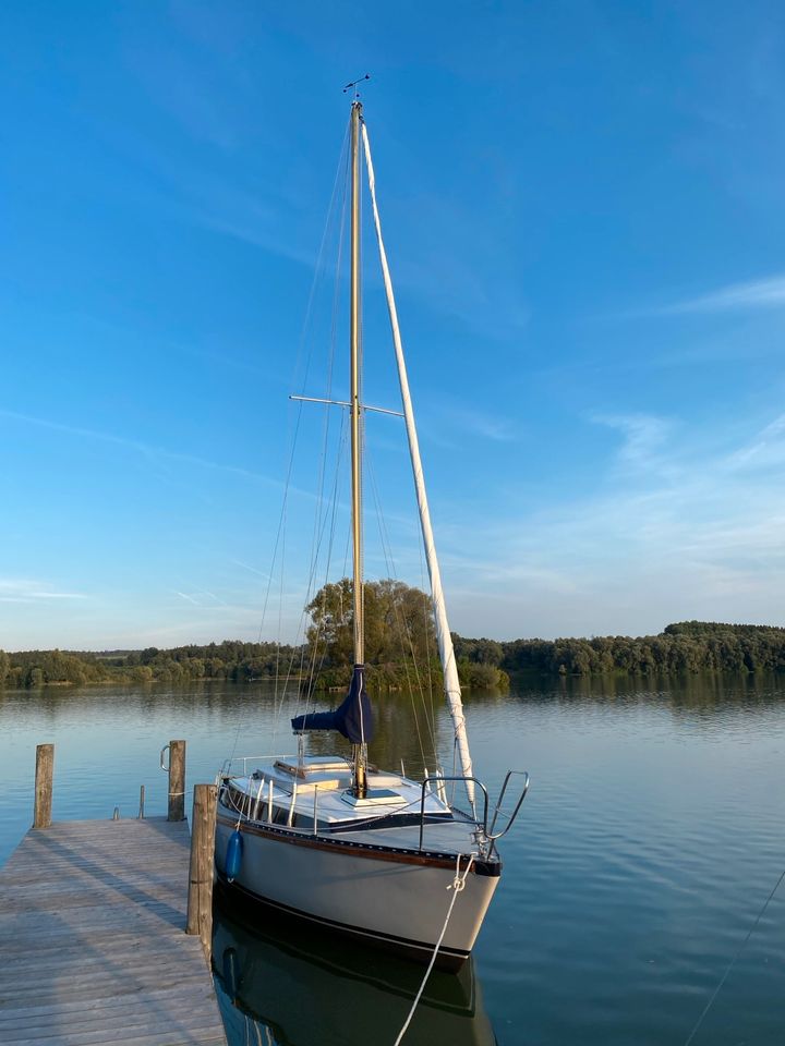 Segelboot Neptun 22 segelfertig mit Außenborder und Bootstrailer in Buch