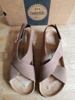 Sandalen Comfortfüsse Leder sandfarben Korksohle Gr. 40 NEU Berlin - Pankow Vorschau