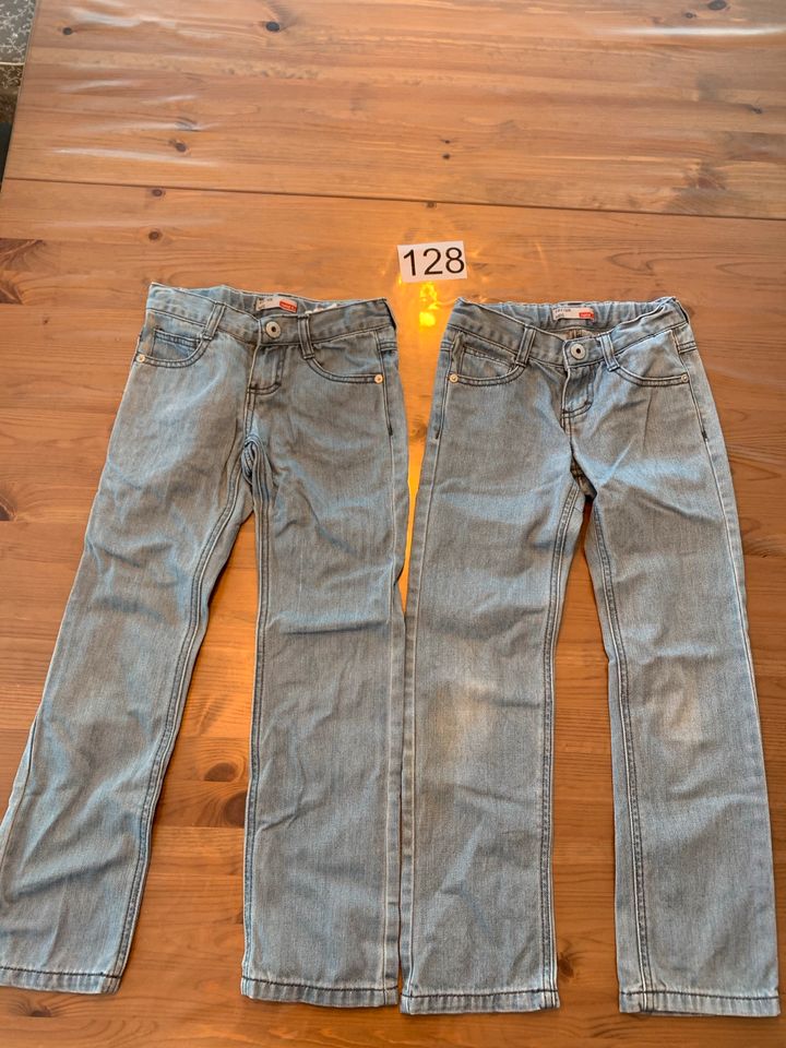 Jeans mit Schlag von Name it in 128, Zwillinge in Mettingen