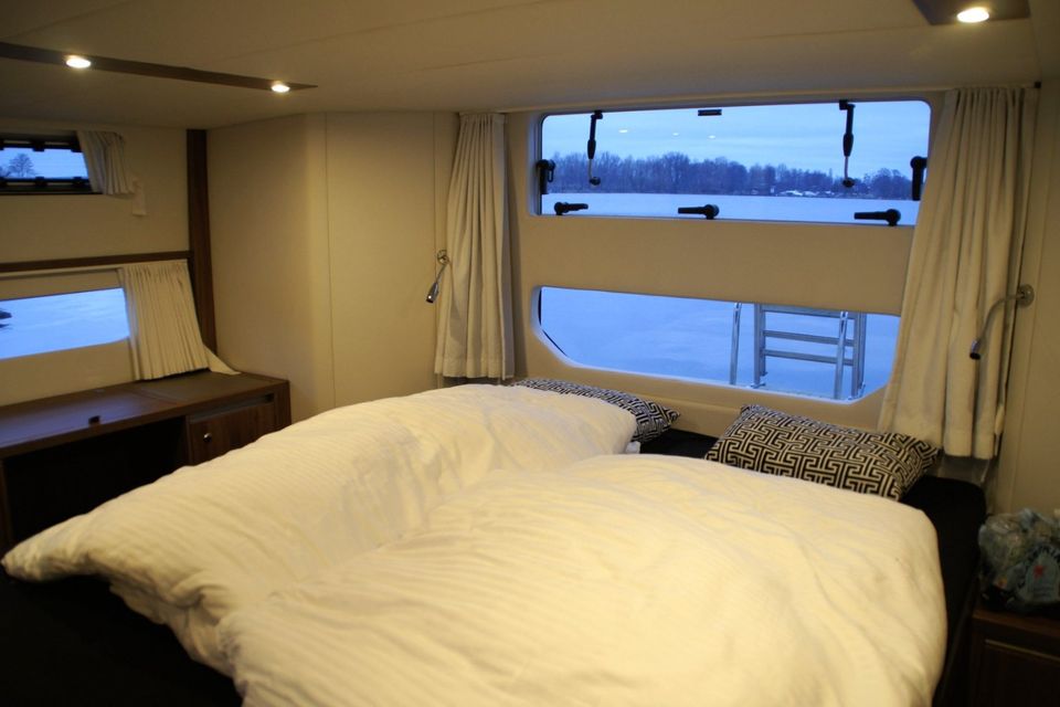 Yacht Schiff Boot Luxusyacht Jetten 45 AC Cabrio zu verkaufen in Magdeburg