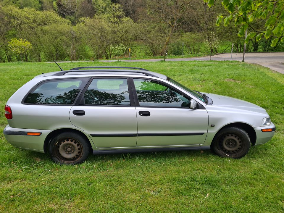 Volvo V40 2002 in Reichshof