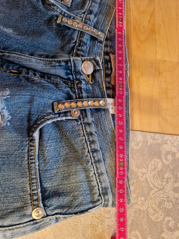 Jeans Hose Jeanshose Schlaghose Gr. 34 neuwertig in Salzgitter