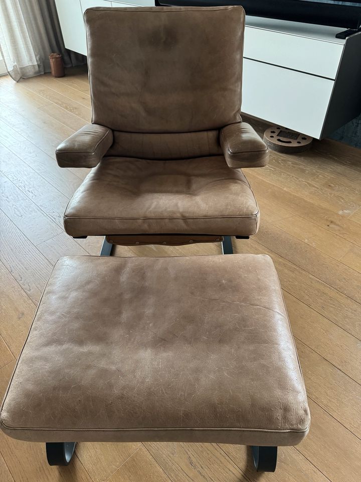 Hochwertiger Lounge Sessel / Schwingsessel mit Fußhocker von COR in Langenselbold
