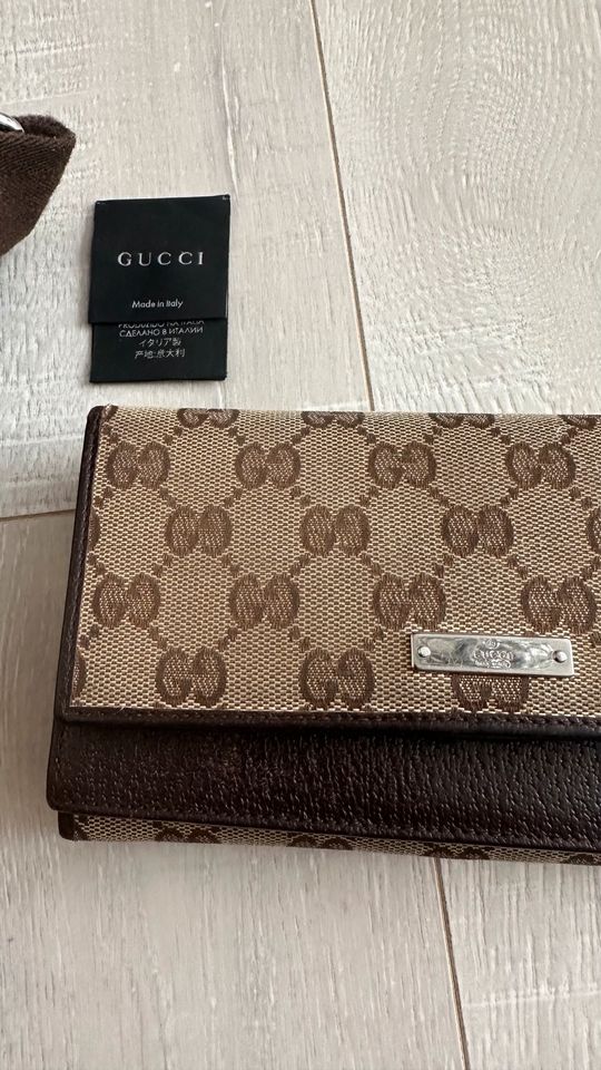 Gucci Handtasche  Umhängetasche mit Portemonnaie Geldbörse in Bergheim