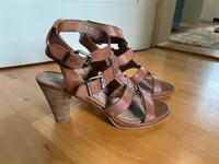Tamaris Sandalen Gr 40 braun Leder Sachsen - Grimma Vorschau