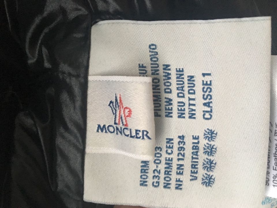 Wunderschöne Weste Moncler mit Echtpelz Gr 40 in München