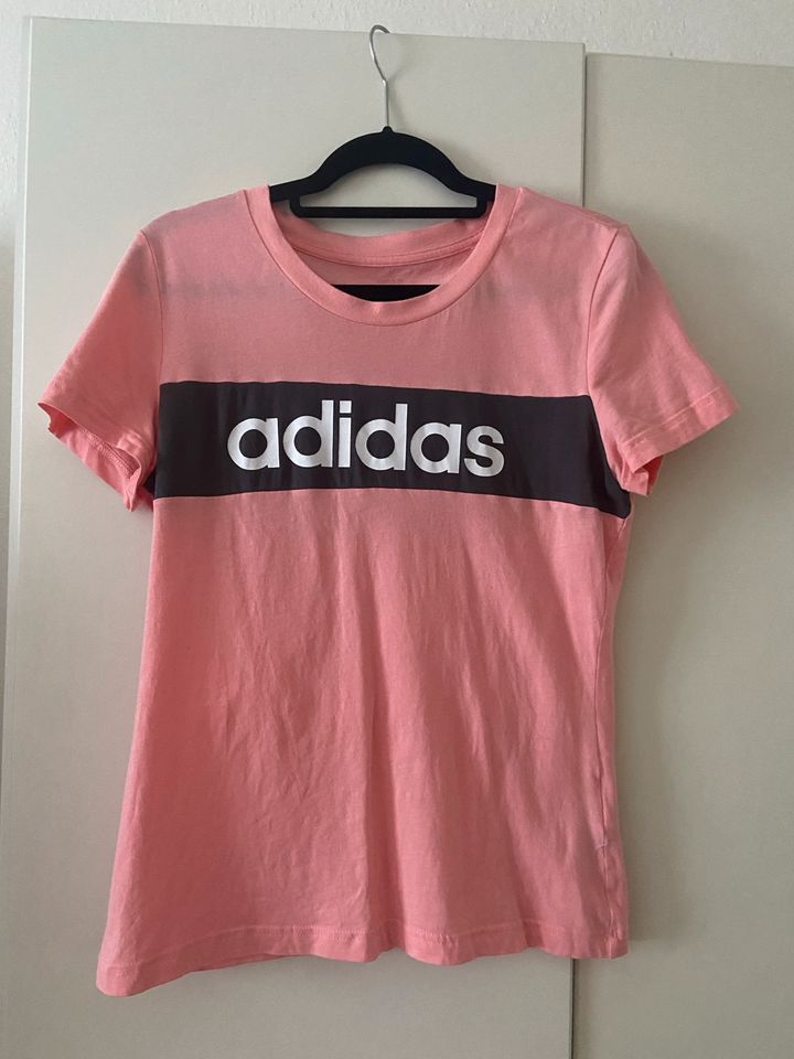Pinkes Tshirt Adidas Größe S Damen in Gummersbach