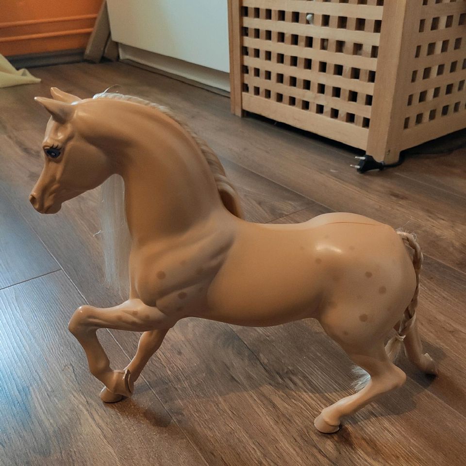 Original Mattel Barbie Pferd Westernpferd Suncharm in Grünberg