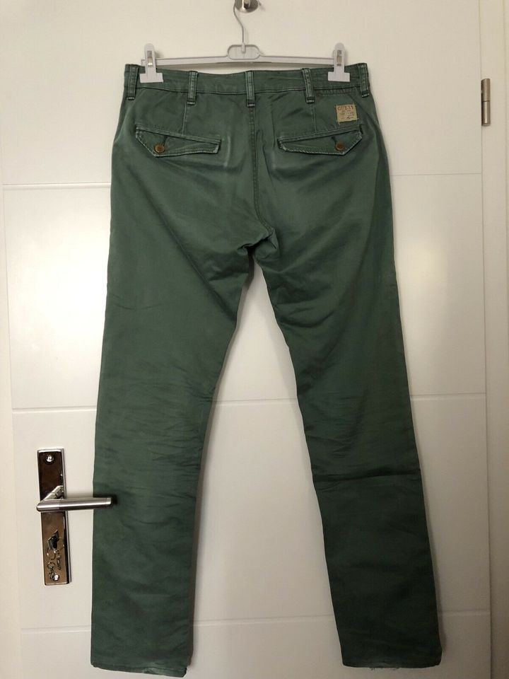 Guess Herren Hose Gr W31 L34 Chino Stoffhose Original grün Top in München