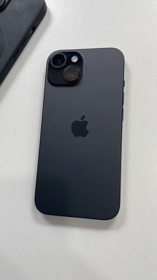 İphone 15 258 gb Schwarz ganz neue 2 Monate genutz in Duisburg