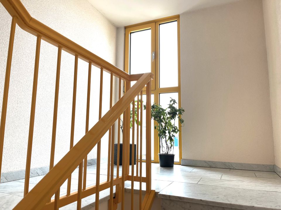 Frei für Eigennutzer! 3- Zimmer-Dachgeschoss-Wohnung mit Balkon in Freiberg in guter Lage in Freiberg